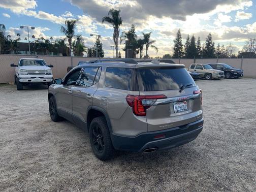 2023 GMC Acadia AWD AT4