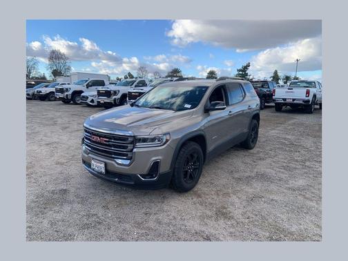2023 GMC Acadia AWD AT4