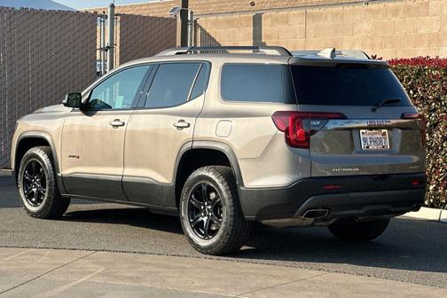 2023 GMC Acadia AWD AT4