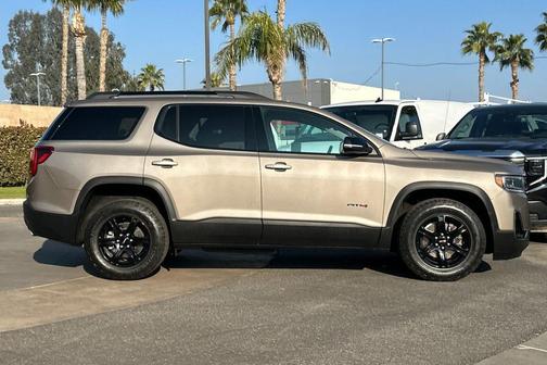 2023 GMC Acadia AWD AT4