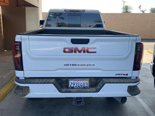 2024 GMC Sierra 2500 AT4