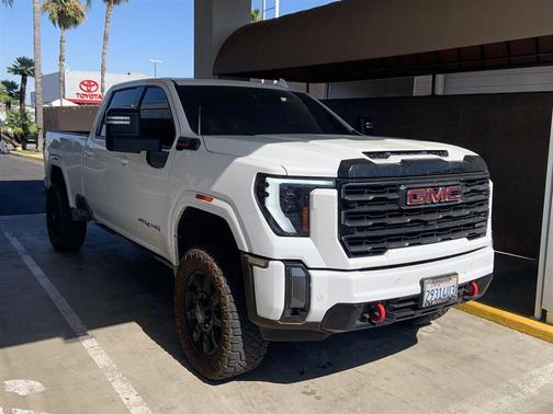 2024 GMC Sierra 2500 AT4