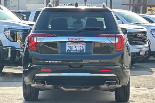 2023 GMC Acadia Denali