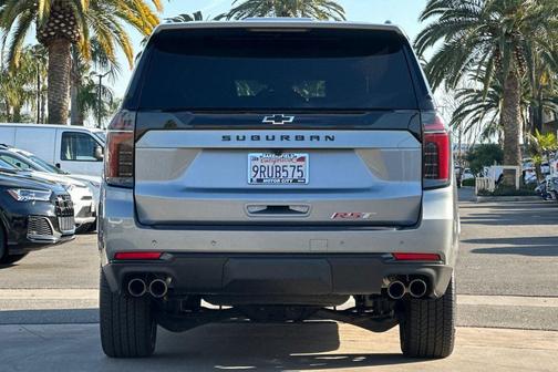 2025 Chevrolet Suburban RST