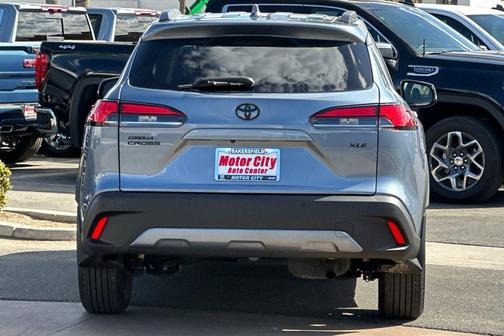 2024 Toyota Corolla Cross XLE
