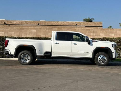 2026 GMC Sierra 3500 Denali