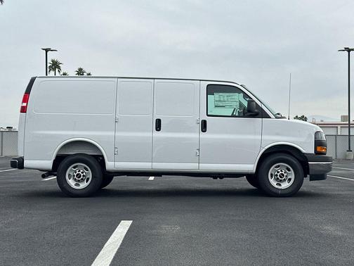 2025 GMC Savana 3500 RWD 3500 Regular Wheelbase Work Van