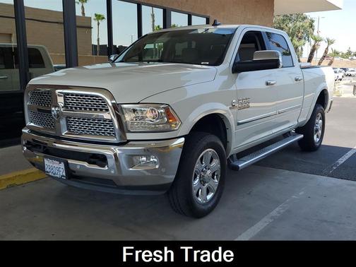 2018 RAM 2500 Laramie Crew Cab 4x4 6'4' Box