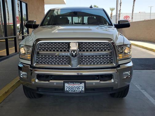 2018 RAM 2500 Laramie Crew Cab 4x4 6'4' Box