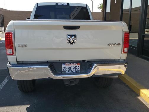 2018 RAM 2500 Laramie Crew Cab 4x4 6'4' Box