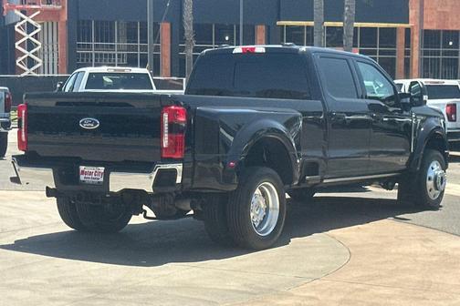 2023 Ford F-450 Lariat