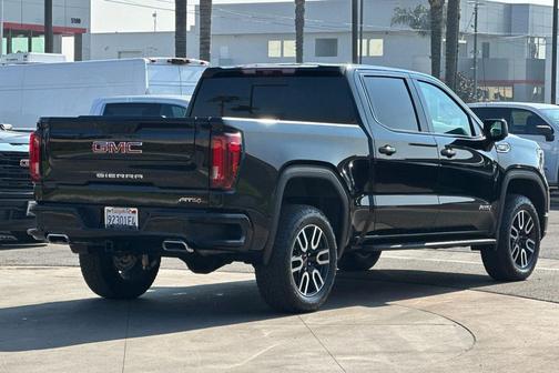 2025 GMC Sierra 1500 AT4