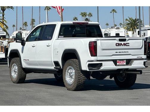 2025 GMC Sierra 2500 AT4