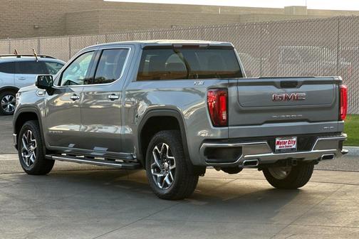 2025 GMC Sierra 1500 SLT