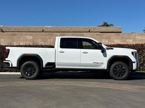 2026 GMC Sierra 2500 AT4