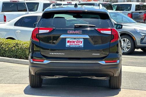 2023 GMC Terrain SLT