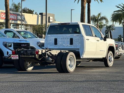 2026 GMC Sierra 3500 Base