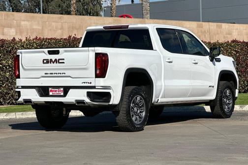 2025 GMC Sierra 1500 AT4