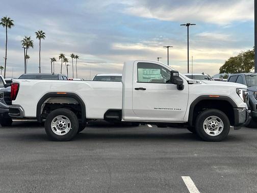 2025 GMC Sierra 2500 Pro