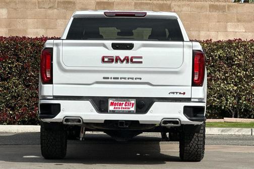 2025 GMC Sierra 1500 AT4