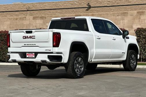2025 GMC Sierra 1500 AT4