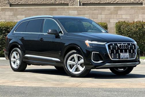 2025 Audi Q7 55 Premium