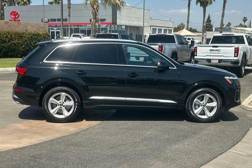 2025 Audi Q7 55 Premium