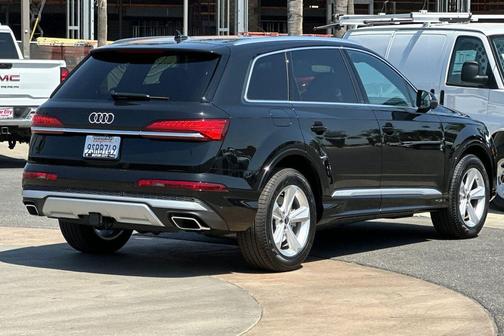 2025 Audi Q7 55 Premium