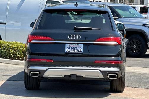 2025 Audi Q7 55 Premium