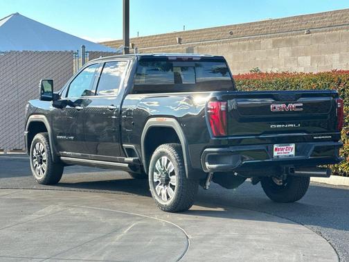 2025 GMC Sierra 2500 Denali