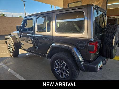 2025 Jeep Wrangler 4-Door Sahara 4x4