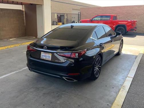 2022 Lexus ES 350 Base