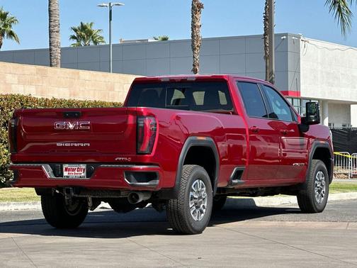 2025 GMC Sierra 2500 AT4