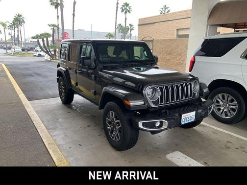 2025 Jeep Wrangler 4-Door Sahara 4x4