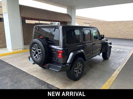 2025 Jeep Wrangler 4-Door Sahara 4x4