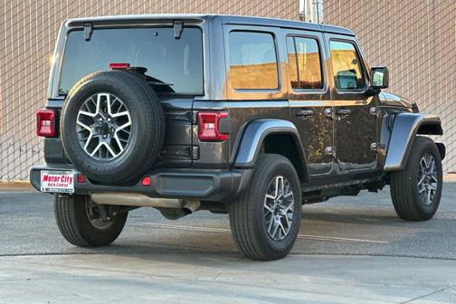 2025 Jeep Wrangler 4-Door Sahara 4x4