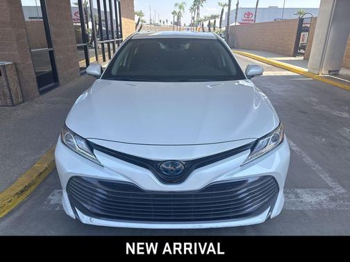 2020 Toyota Camry Hybrid XLE