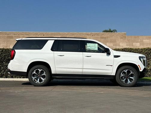 2026 GMC Yukon XL 4WD AT4