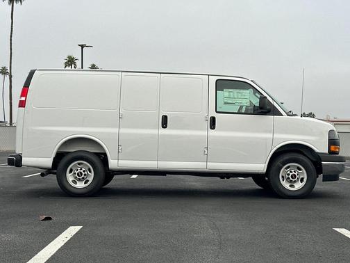 2025 GMC Savana 3500 RWD 3500 Regular Wheelbase Work Van