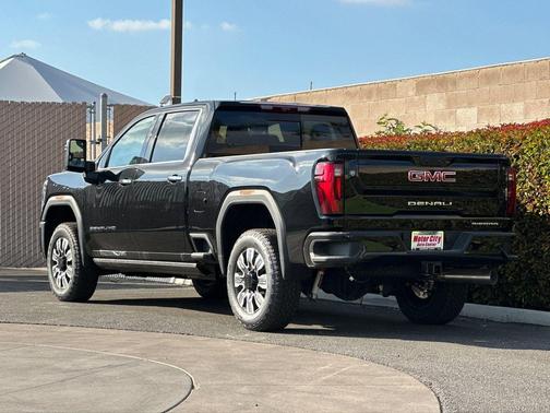 2025 GMC Sierra 2500 Denali