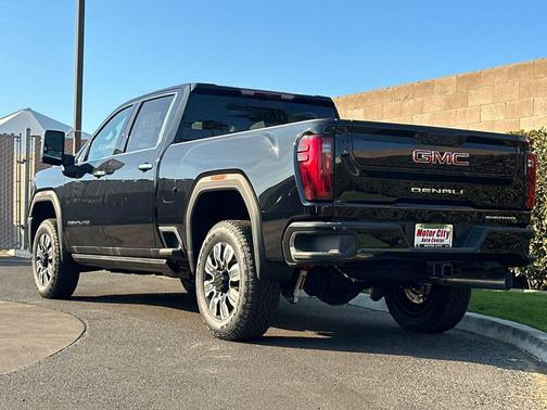 2025 GMC Sierra 2500 Denali