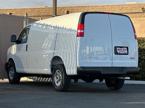 2025 GMC Savana 2500 Work Van