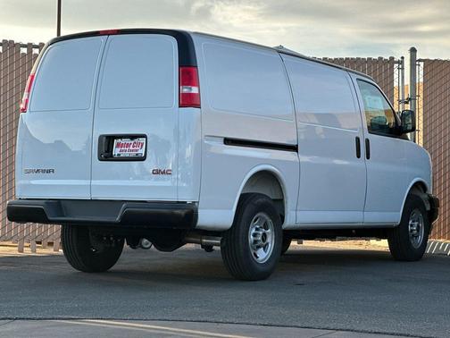 2025 GMC Savana 2500 Work Van
