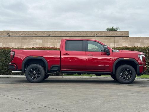2025 GMC Sierra 2500 AT4