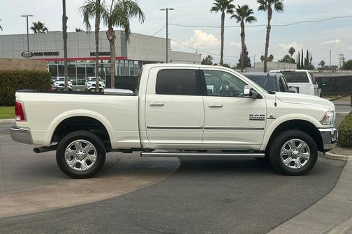 2018 RAM 2500 Laramie Crew Cab 4x4 6'4' Box