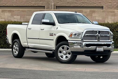 2018 RAM 2500 Laramie Crew Cab 4x4 6'4' Box