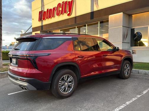 2024 Chevrolet Traverse LT
