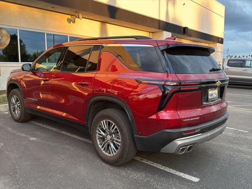 2024 Chevrolet Traverse LT