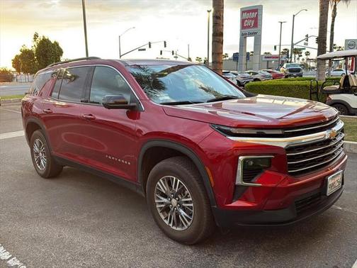 2024 Chevrolet Traverse LT
