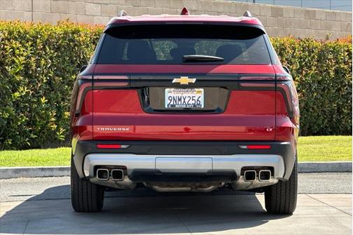 2024 Chevrolet Traverse LT